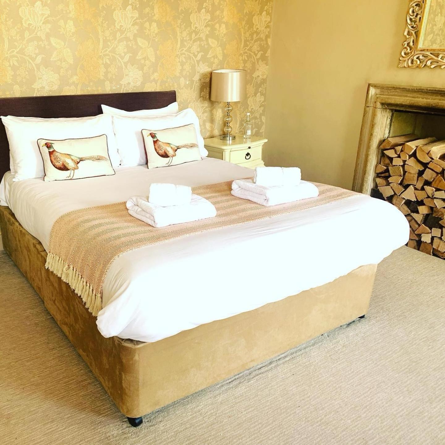 The Red Lion Bed & Breakfast Lacock Exterior photo